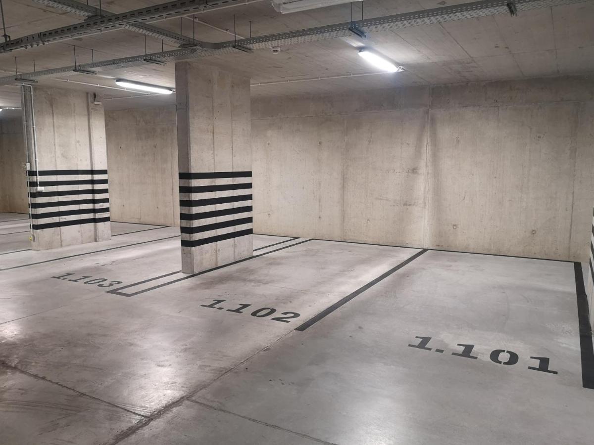 Novum Apartment With Parking Cracovia Exterior foto